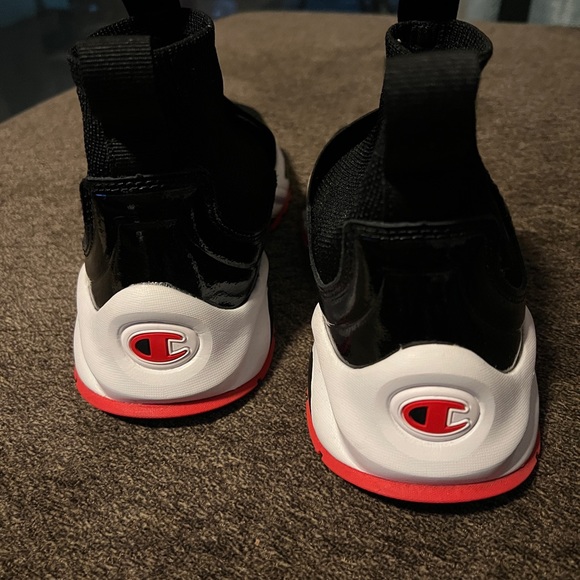 Champion Kids size 5.5 - Picture 4 of 6